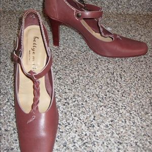 Vintage Bettye Muller - T-strap heels size 8.5 /39 narrow width.